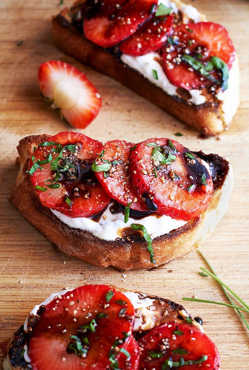 Balsamic-Strawberries-Cheese-Crostini