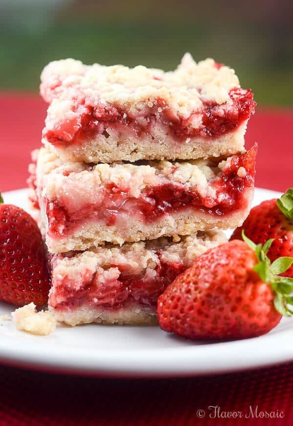 Easy-Strawberry-Crumb-Bar-Recipe-13