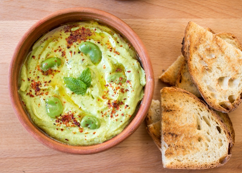 hummus-in-bowl-800x573